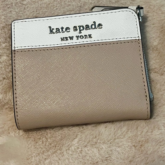 Kate Spade Colorblocked Bi-fold Zip Wallet - NWOT - Picture 1 of 5